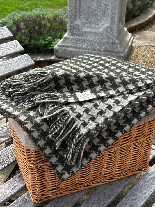 Classic Houndstooth Blanket