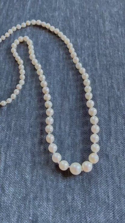 Classic 1950s Pearls Necklace With Stamped 9ct Gold Clasp
